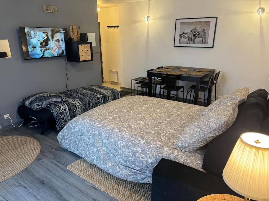 Appartement Confort Et Balcon Ludon-Médoc Eksteriør billede